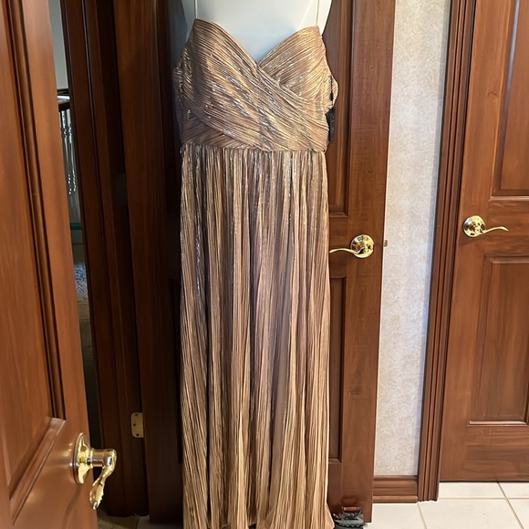 NWT Mac Duggal Metallic Ruched A-Line Gown Size 16 - Picture 2 of 16